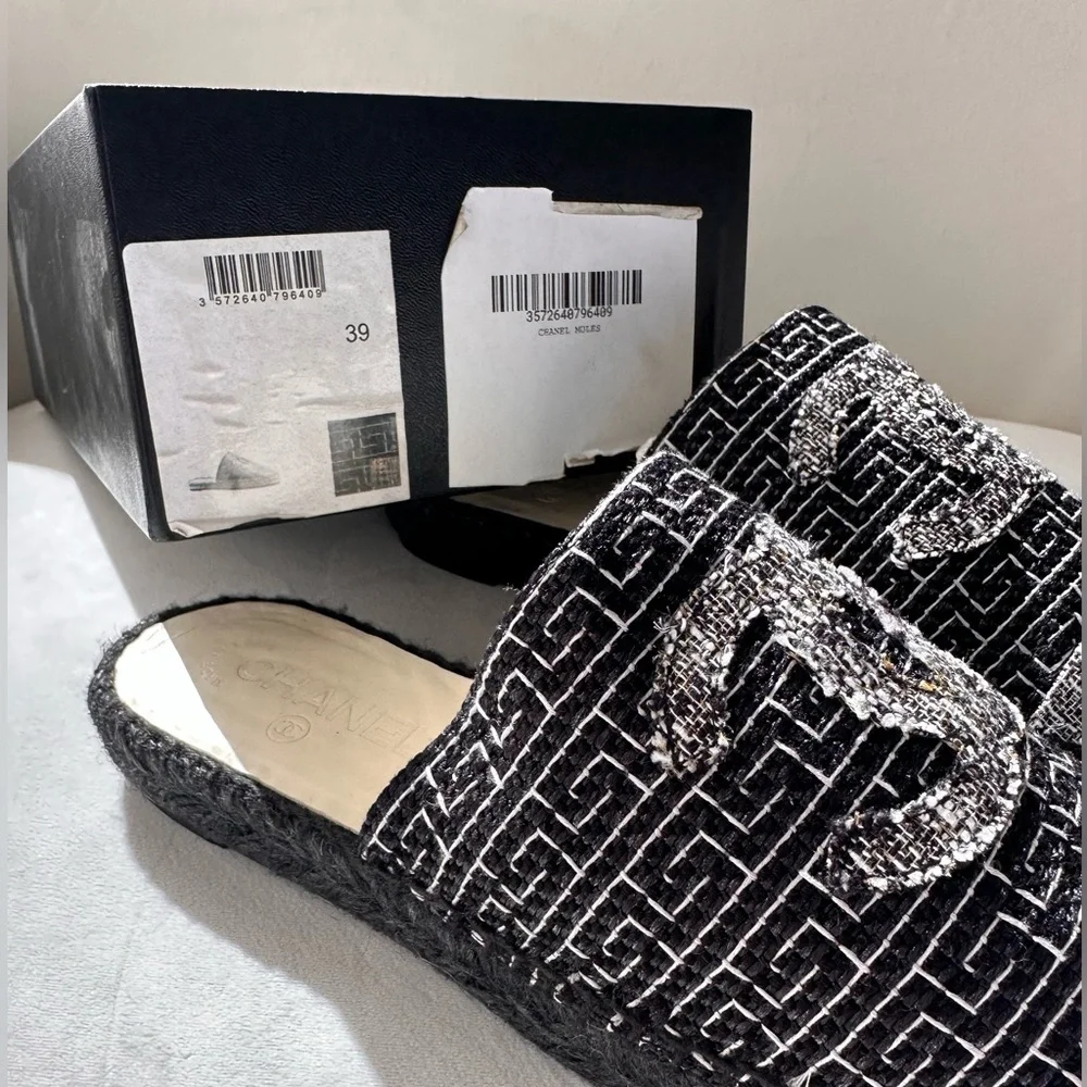 NEW Chanel Authentic Brand New CC Tweed Espadrilles/Mules Black Grey EU39 US:8.5